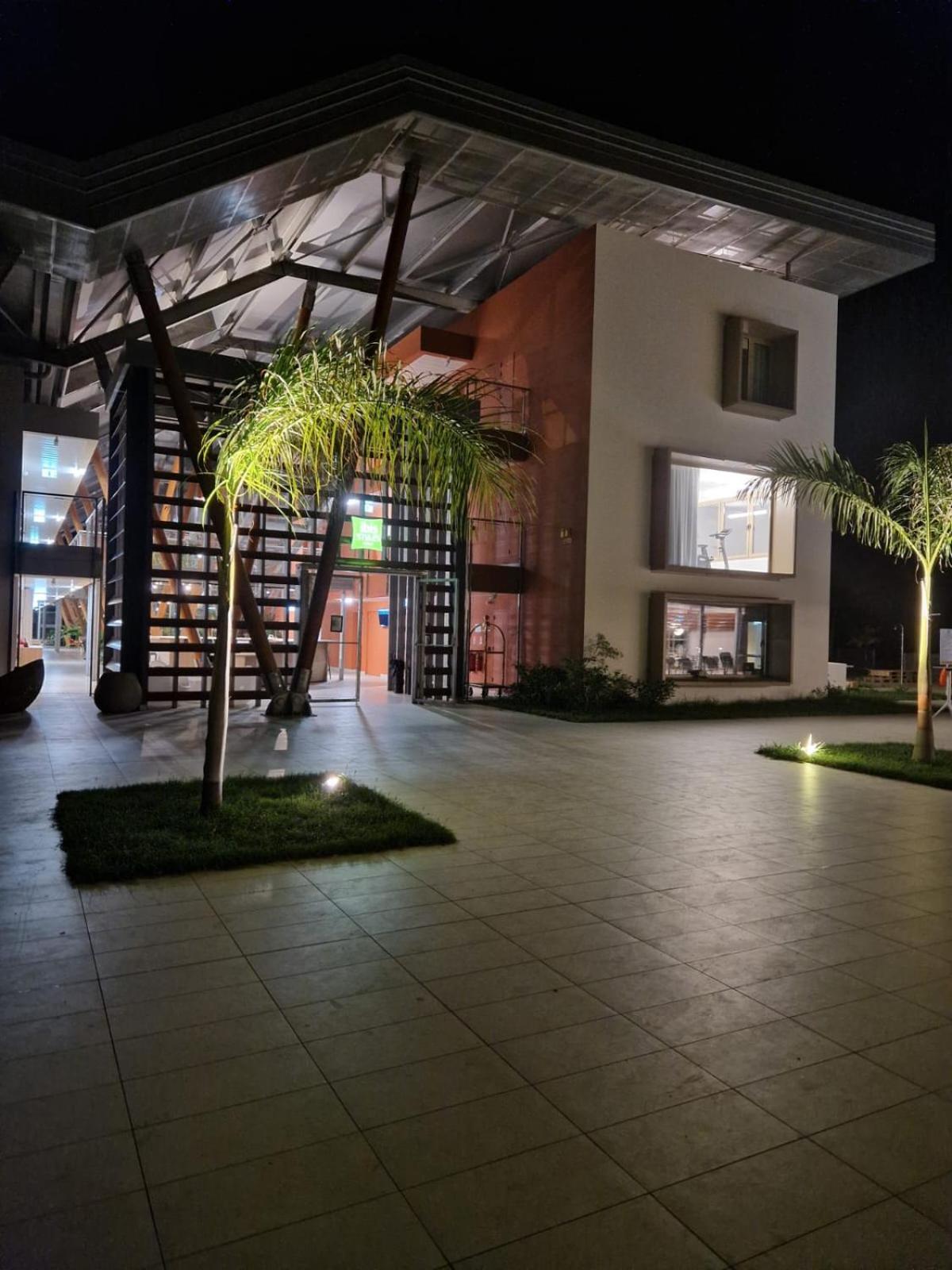 Ibis Styles Mayotte Aeroport Pamandzi エクステリア 写真